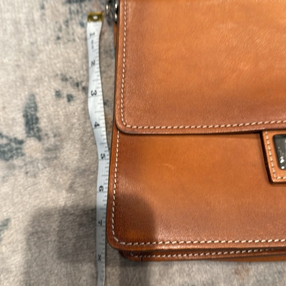 Beautiful Italian leather shoulder bag in camel color - Picture 12 of 13